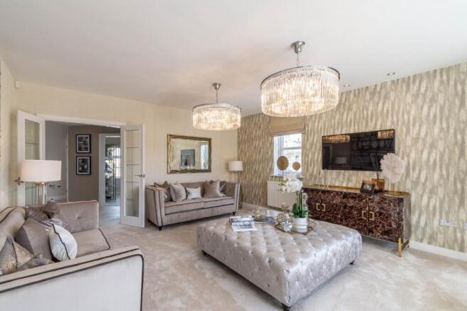 5 bed Detached for sale Image 7
