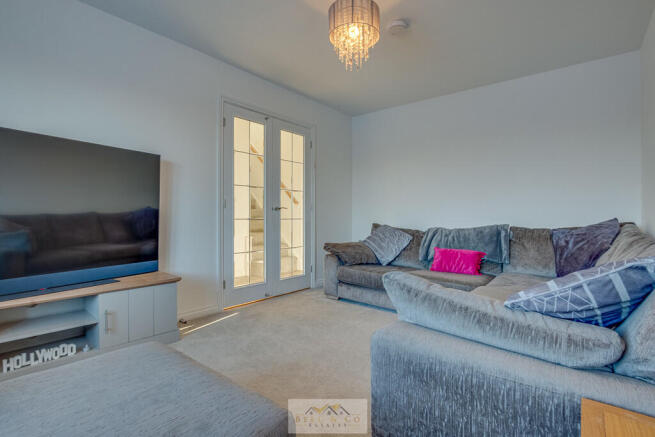 4 bed Detached for sale Image 9