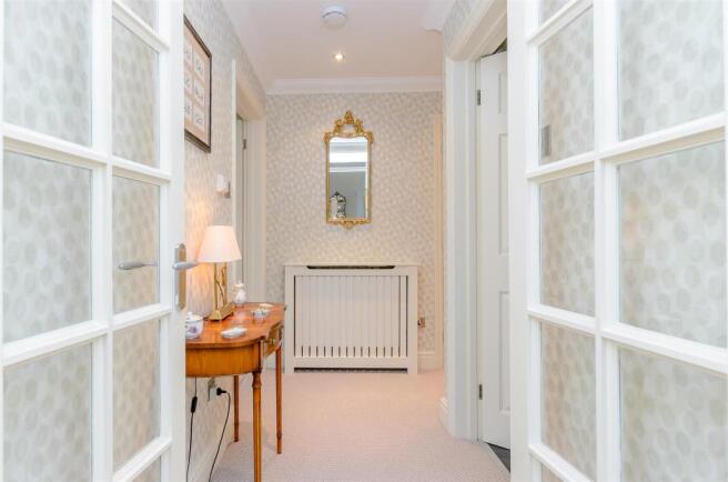 8338732-interior33.jpg