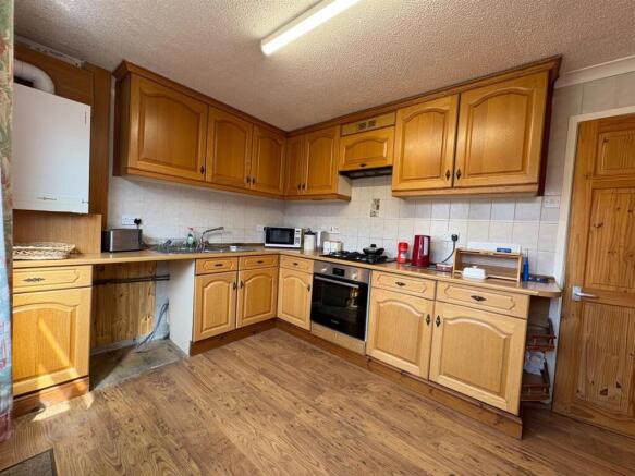 2 bed Semi-Detached for sale Image 4