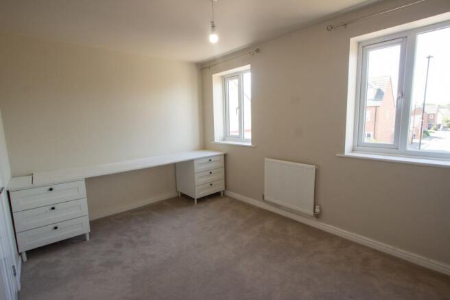 3 bed Semi-Detached to rent Image 7