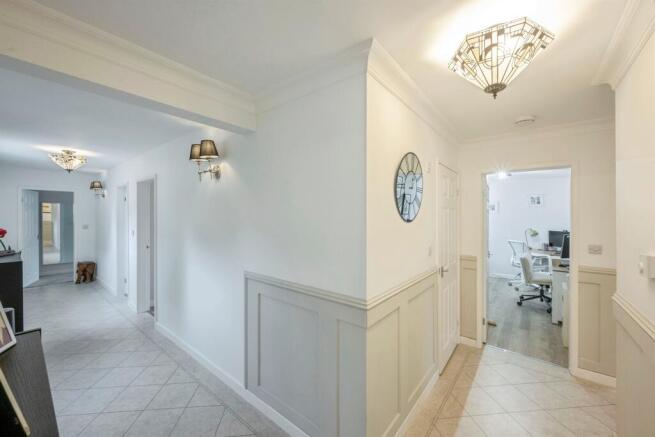 4 bed Terraced Bungalow for sale Image 11