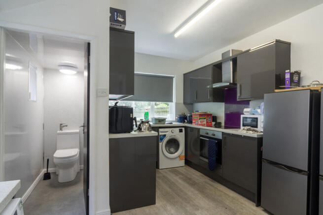4 bed House of Multiple Occupation for sale Image 6