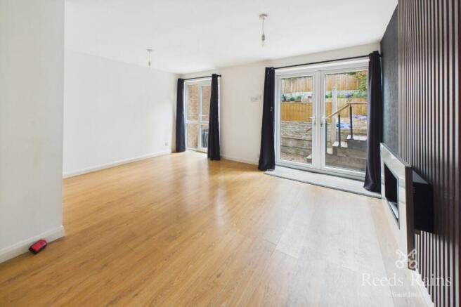 3 bed Terraced to rent Image 5