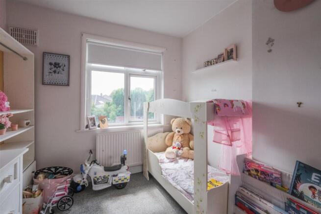 3 bed Terraced for sale Image 9