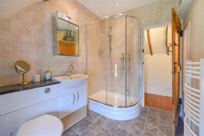 9382showerroom2.jpg