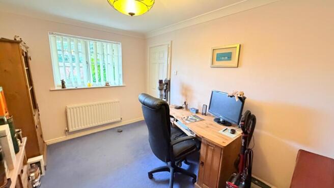 4 bed Detached for sale Image 10