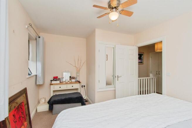 2 bed Semi-Detached for sale Image 8