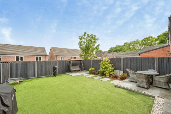 4 bed Detached for sale Image 4