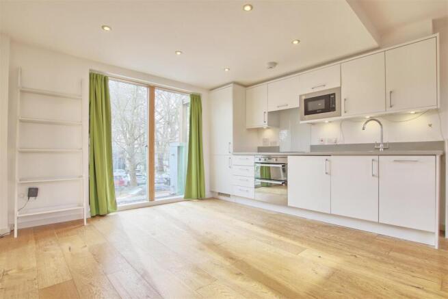 Living area 3.jpg
