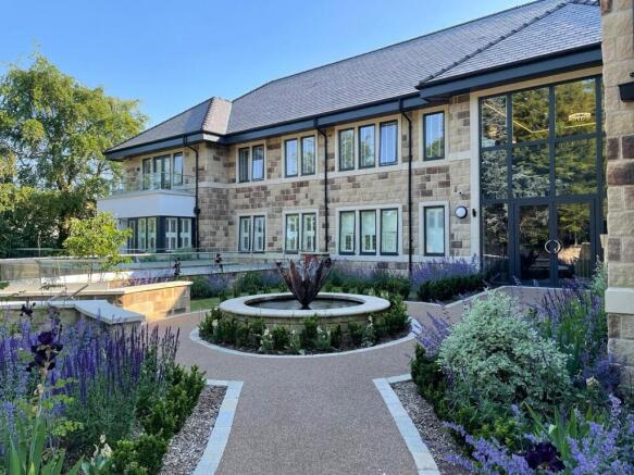 3 bed Flat for sale Image 7