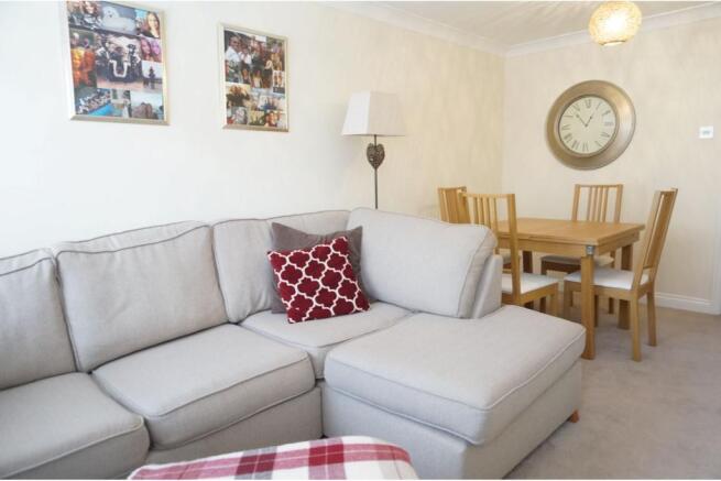 Lounge/Dining Room