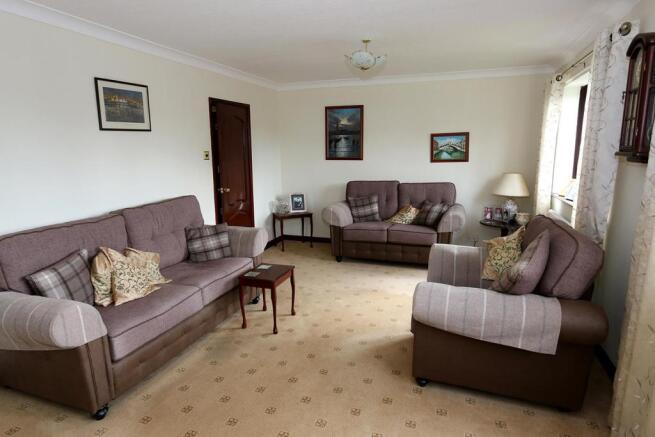 008 Lounge.JPG