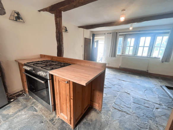 3 bed Not Specified to rent Image 7