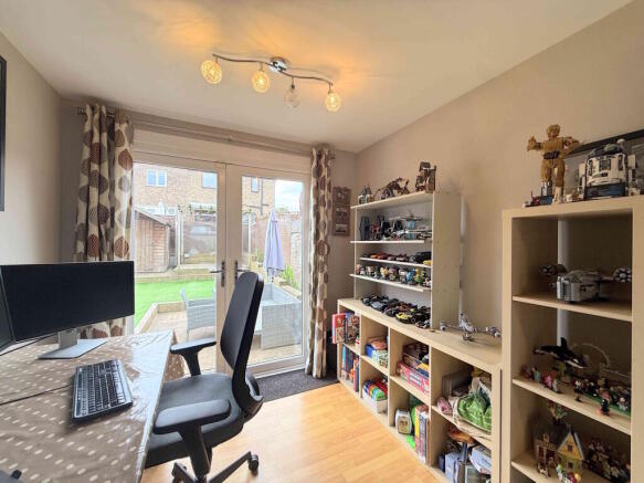 3 bed Semi-Detached for sale Image 9