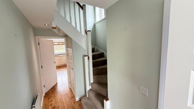 4 bed Detached to rent Image 10
