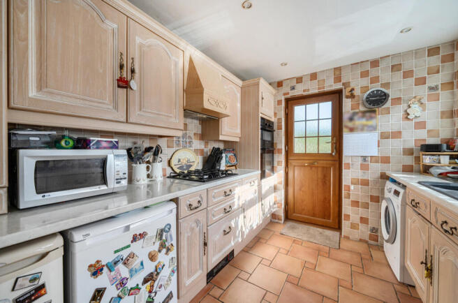 1438549-11-69dcbc...