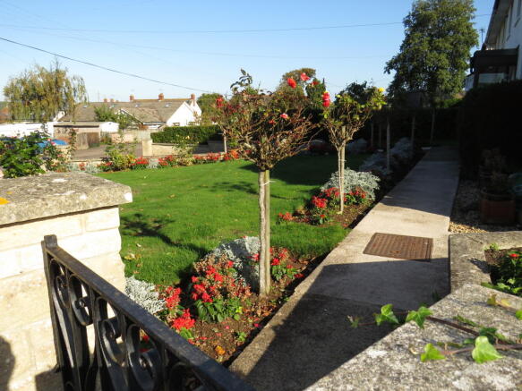 Photo 10