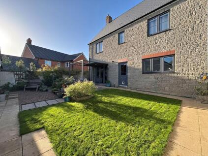 Cranesbill Crescent, Charfield, GL12