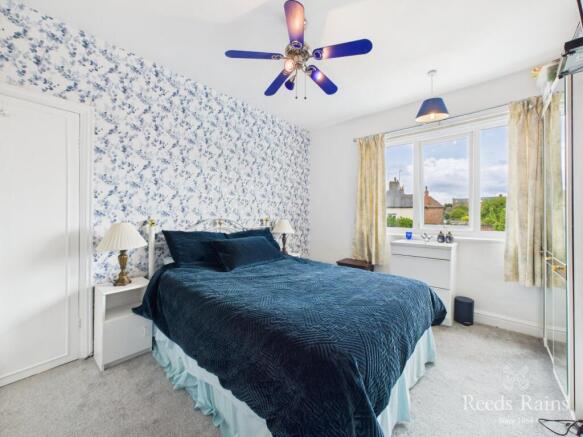 4 bed Semi-Detached for sale Image 9