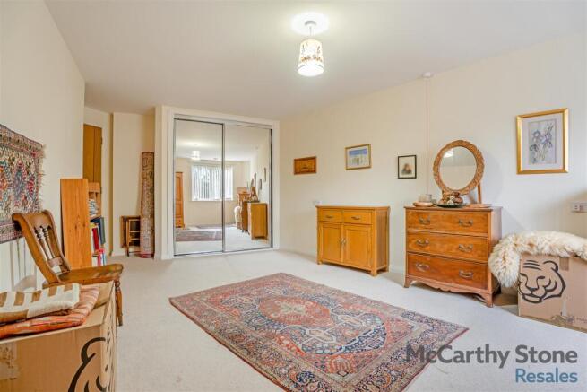 2 bed Apartment for sale Image 6
