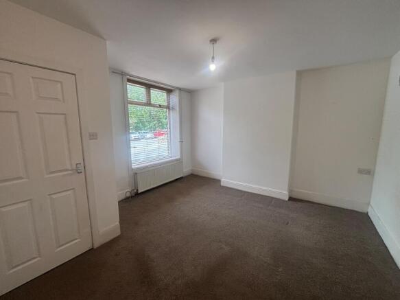 3 bed House to rent Image 4