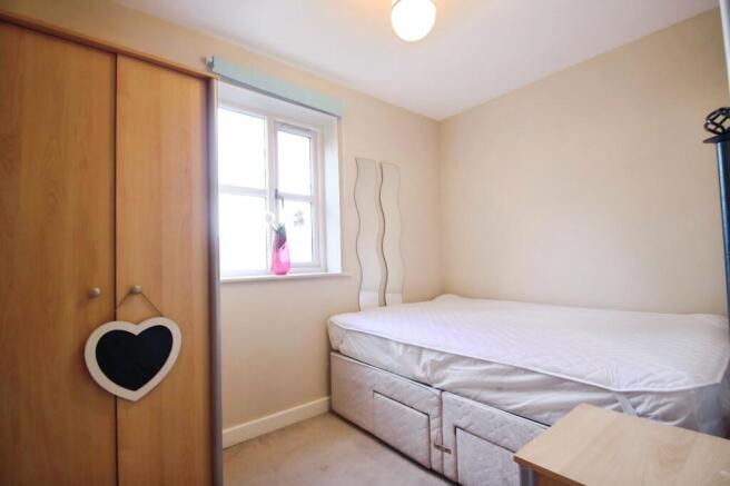 3 bed Flat to rent Image 10