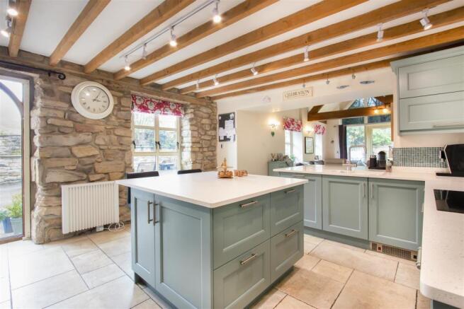 Kitchen4.jpg