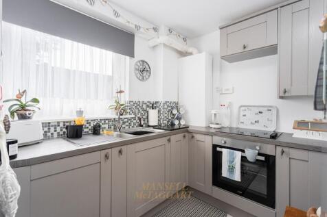 Court Lodge Road, Horley, RH6