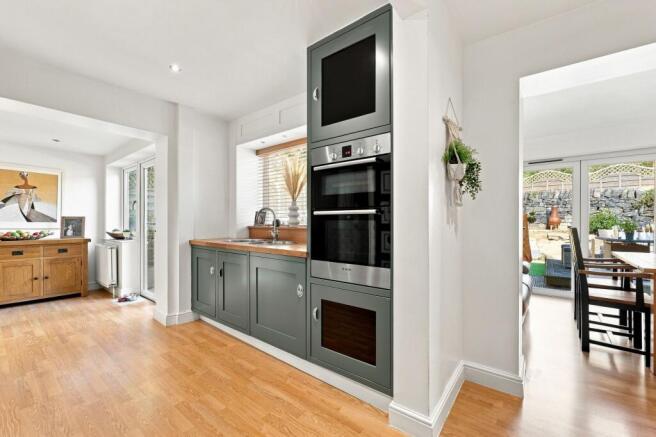4 bed Detached for sale Image 10