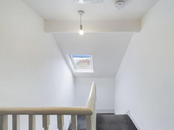 5 bed House of Multiple Occupation to rent Image 9