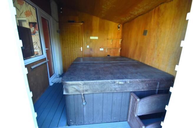 Covered hot tub area