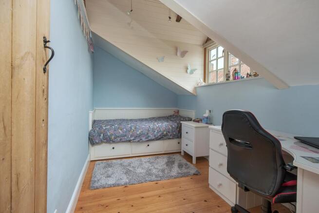 BEDROOM 4