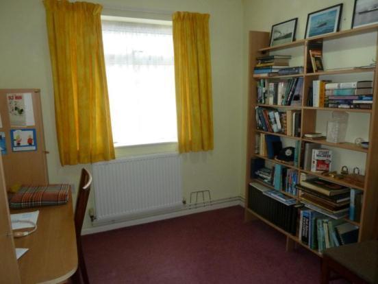 Bedroom 3/Study