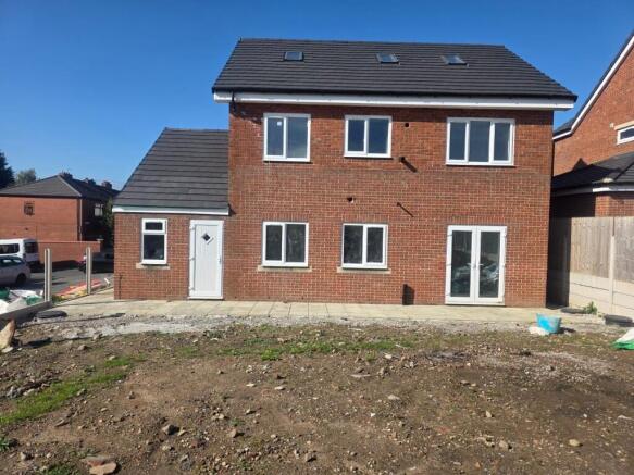 6 bed Detached for sale Image 10