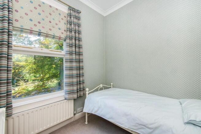 3 bed Terraced for sale Image 12