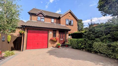 Monument Chase, Whitehill, Hampshire, GU35