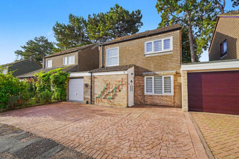 Hopping Hill Gardens, Duston, Northampton, NN5 6PF