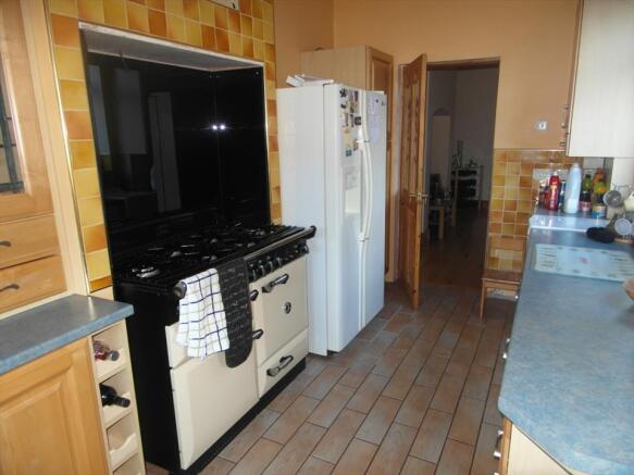 FIRST FLOOR LANDING
