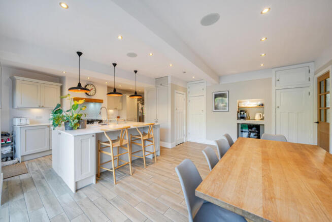 1387842-7-693acea...