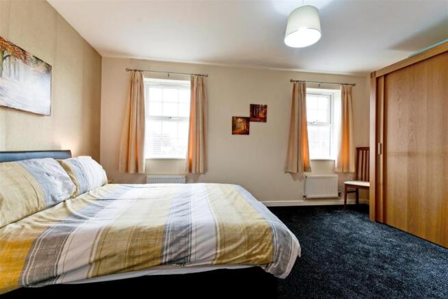 bedroom 1.JPG