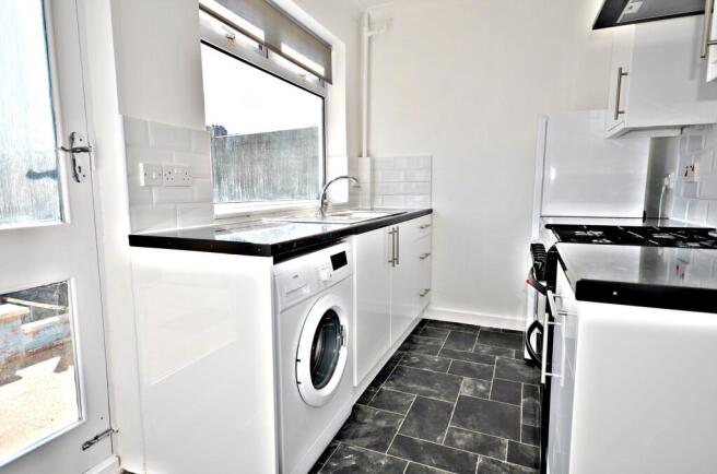 Kitchen2.jpg