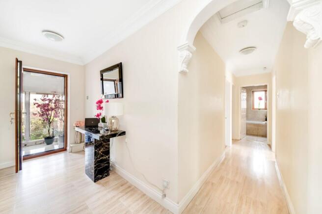 4 bed Detached for sale Image 5