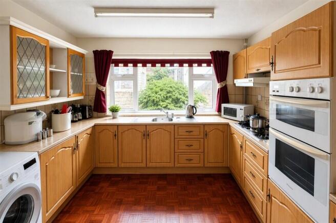 9 bed Character Property for sale Image 9