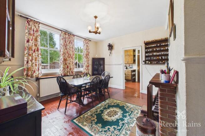 4 bed Semi-Detached for sale Image 7