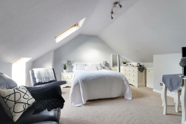 BEDROOM 2