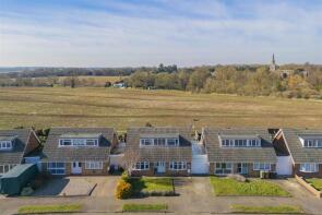 16, Hall Drive, Wellingborough NN9 5NF