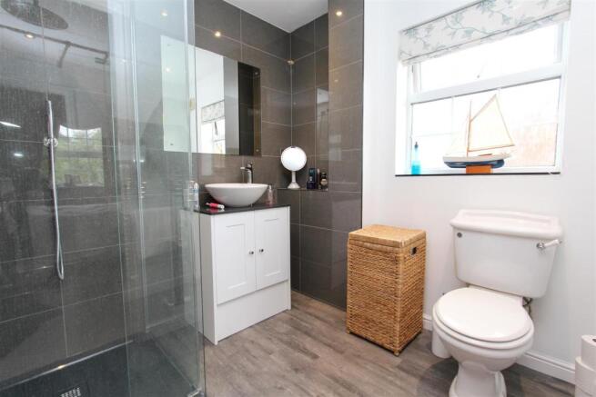 ENSUITE.jpg