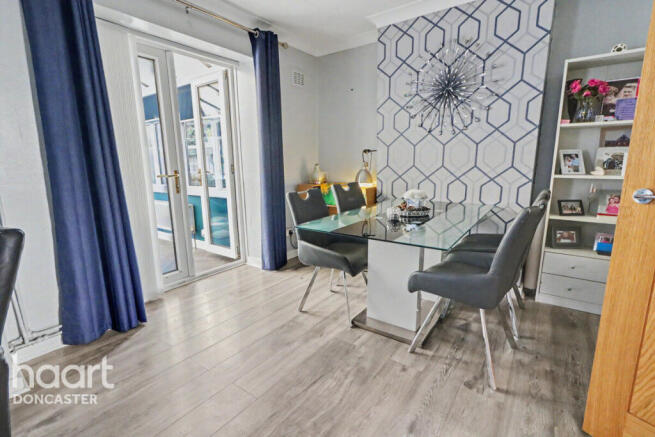 3 bed Semi-Detached for sale Image 9