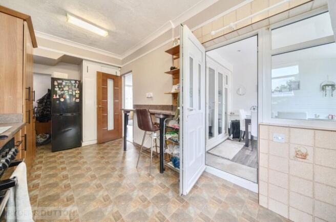 3 bed Semi-Detached for sale Image 5
